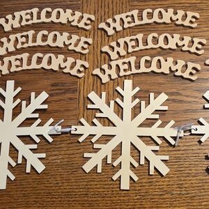 Wooden Snowflake Welcome Garland